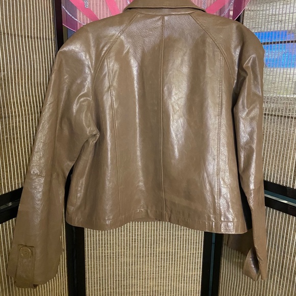 Trench/Cropped Leather Jacket, worn once. - Picture 4 of 4